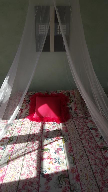 Hostal A La Sombra Del Laurel 나바레테 외부 사진